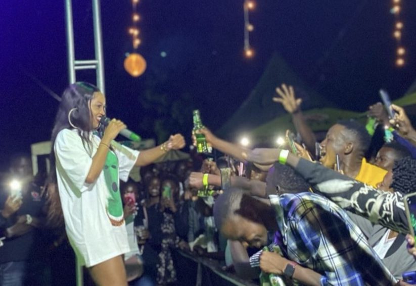 Fans of Spice Diana are happy in Hoima